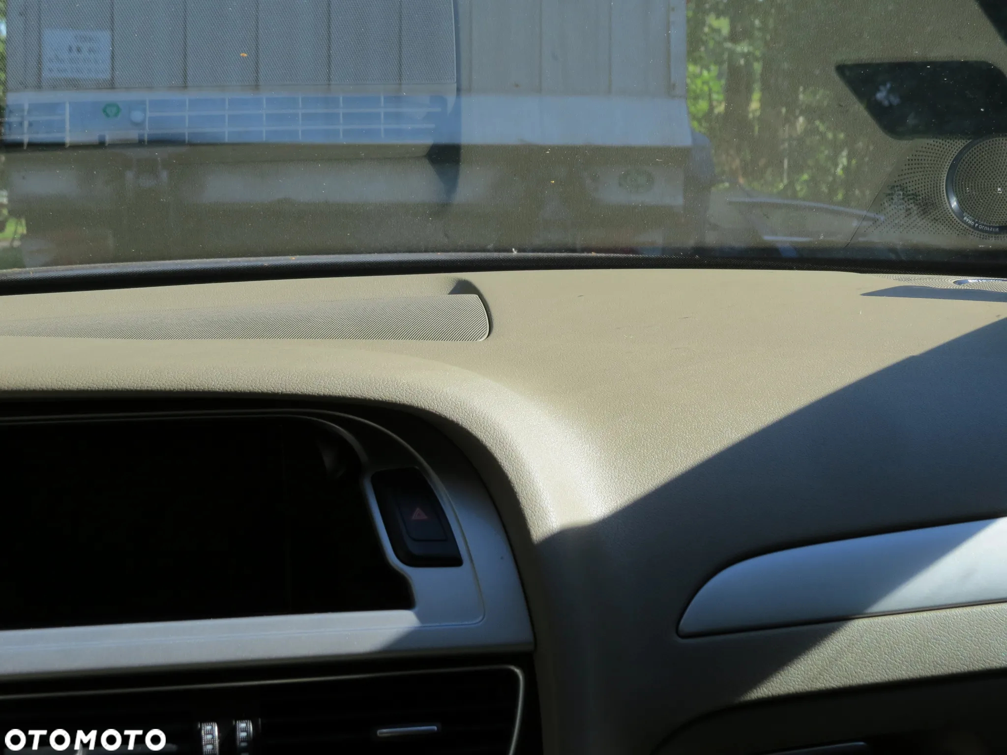 DESKA ROZDZIELCZA KONSOLA AIRBAG PODUSZKA BEŻOWA AUDI A4 B8 - 10