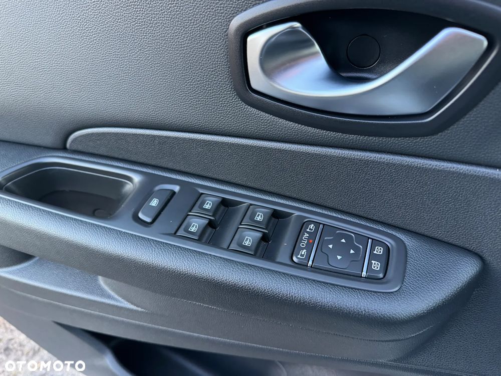 Renault Captur 1.3 Energy TCe S-Edition - 29