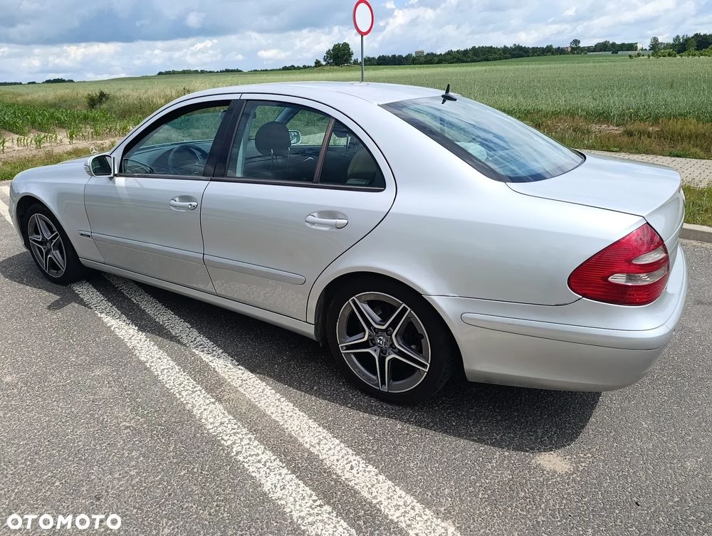 Mercedes-Benz Klasa E 200 CDI Classic - 4