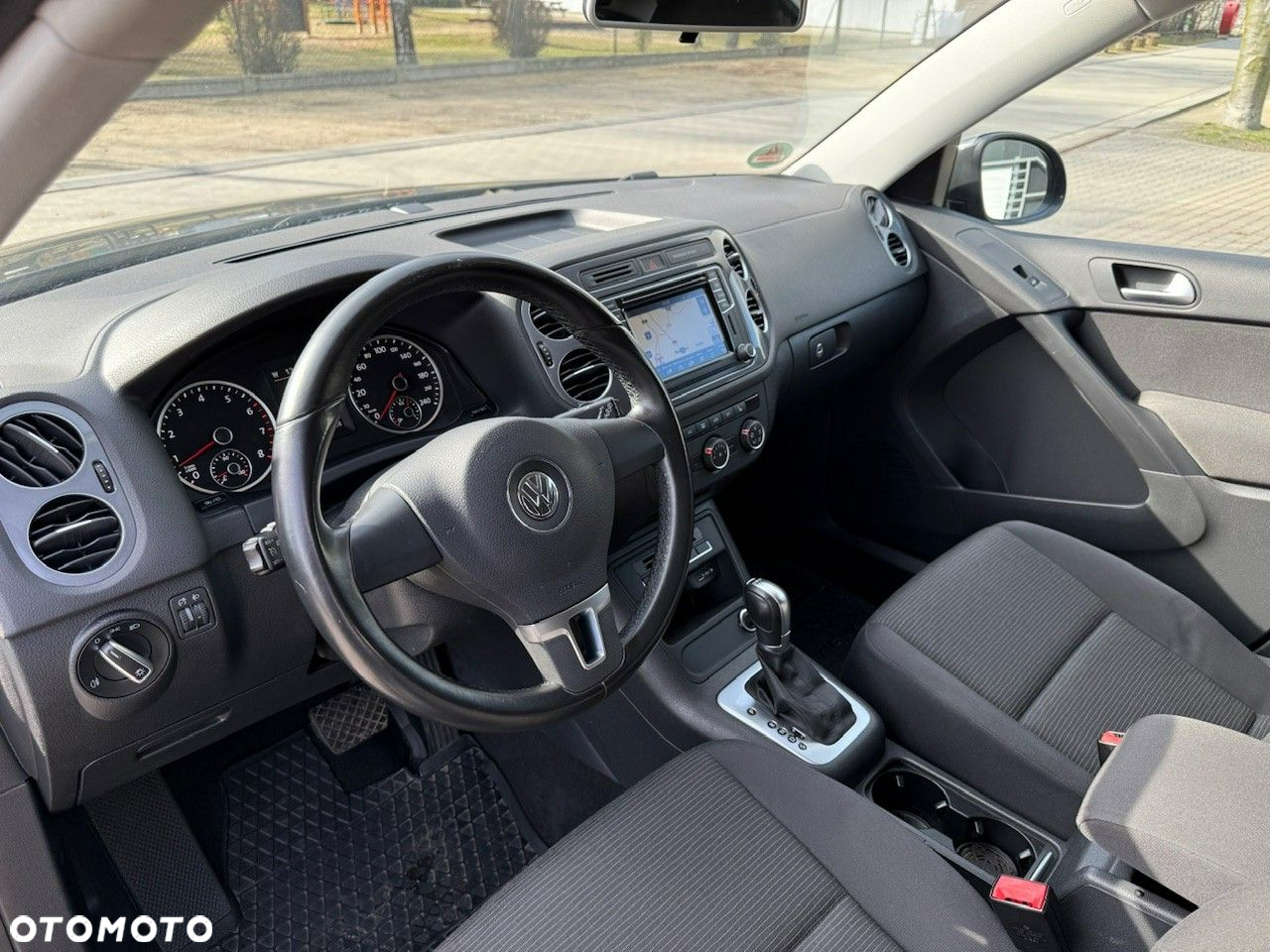 Volkswagen Tiguan - 12