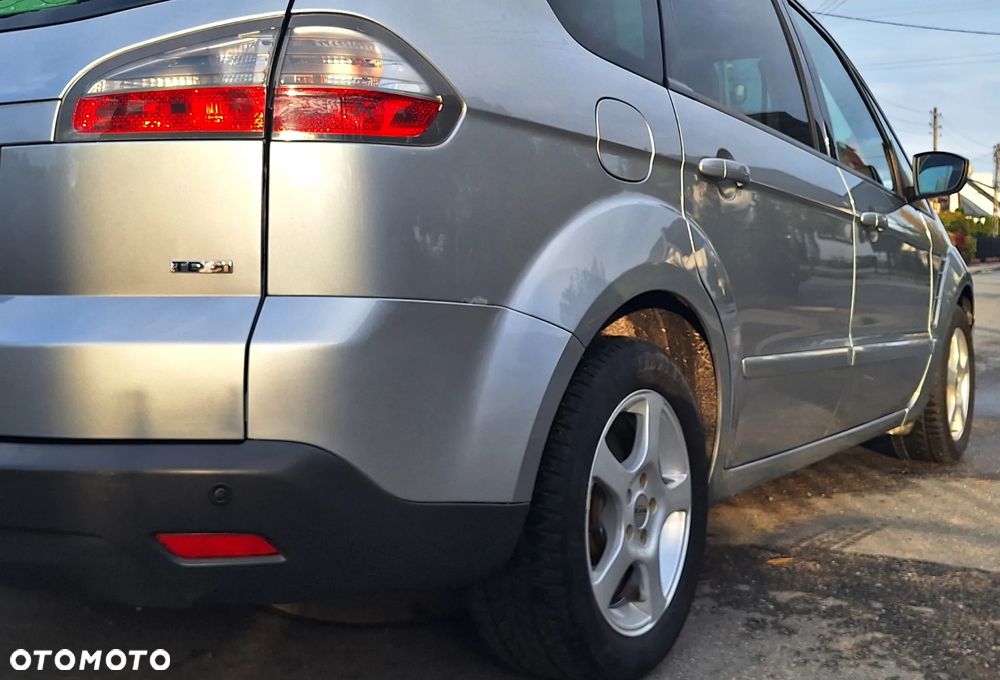 Ford S-Max - 32