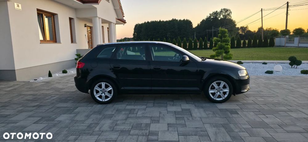 Audi A3 Sportback 1.6 Ambiente - 4