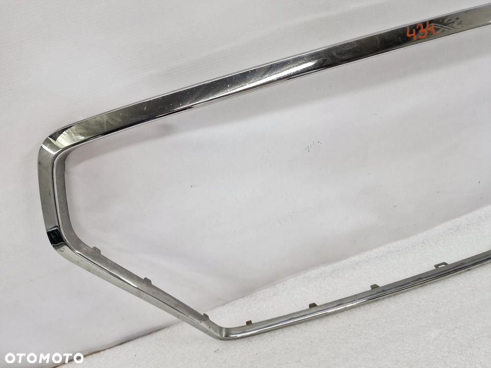 HYUNDAI I30 III 17- RAMKA GRILLA CHROMOWA , NR 86355-G4000 , NR AUKCJI GL434 - 4