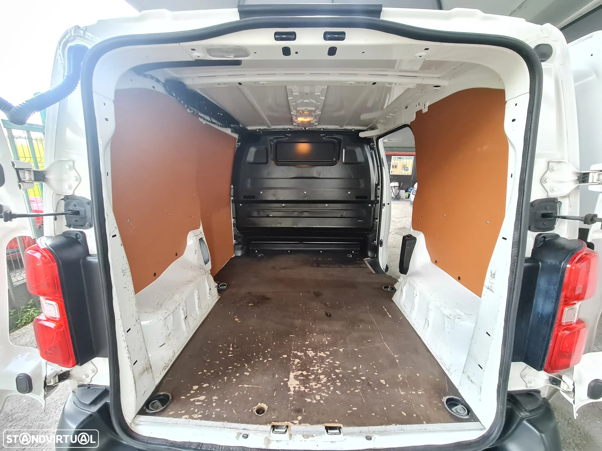 Peugeot EXPERT 2.0 HDI AUTOMÁTICA * IVA DEDUTÍVEL * - 13