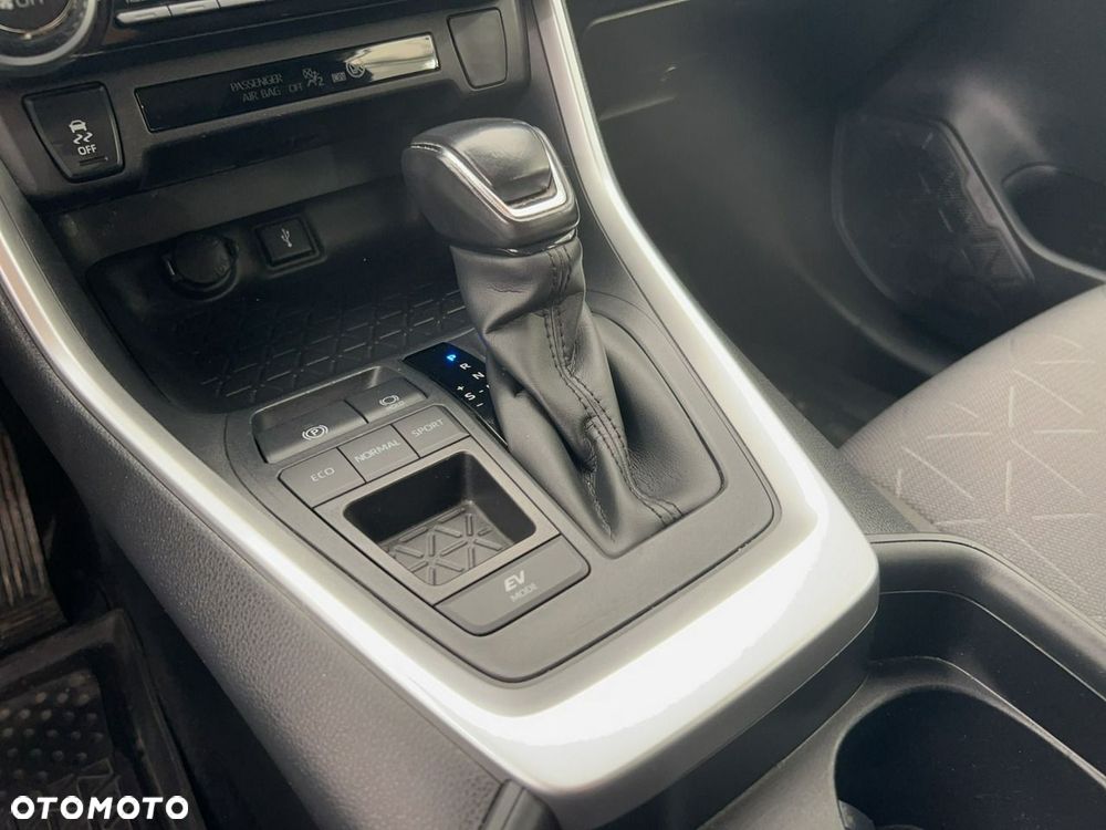 Toyota RAV4 - 18
