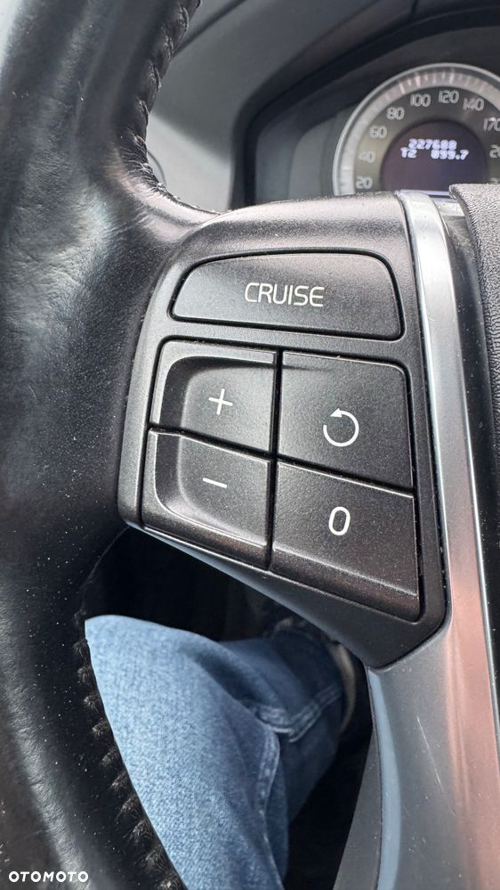 Volvo XC 60 2.4D AWD Momentum - 31