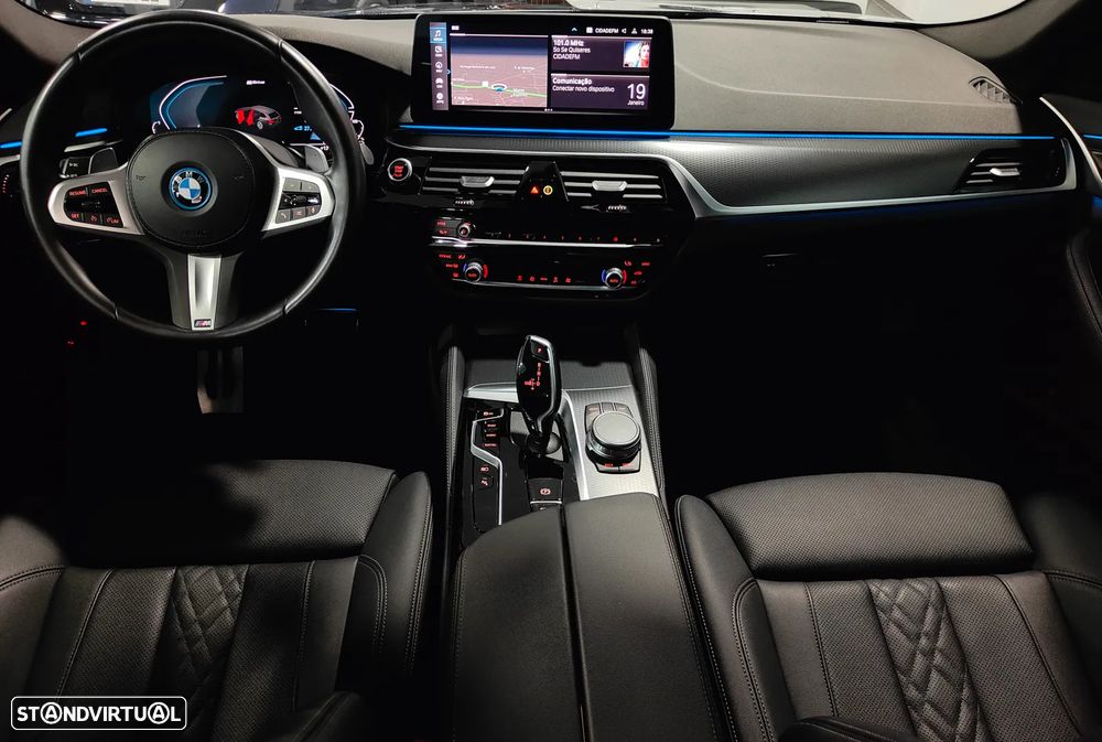 BMW 530 e Pack Desportivo M - 44