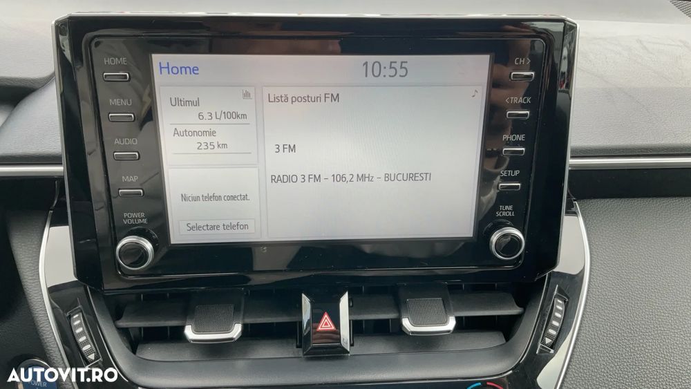 Toyota Corolla 1.8 HSD Business - 30