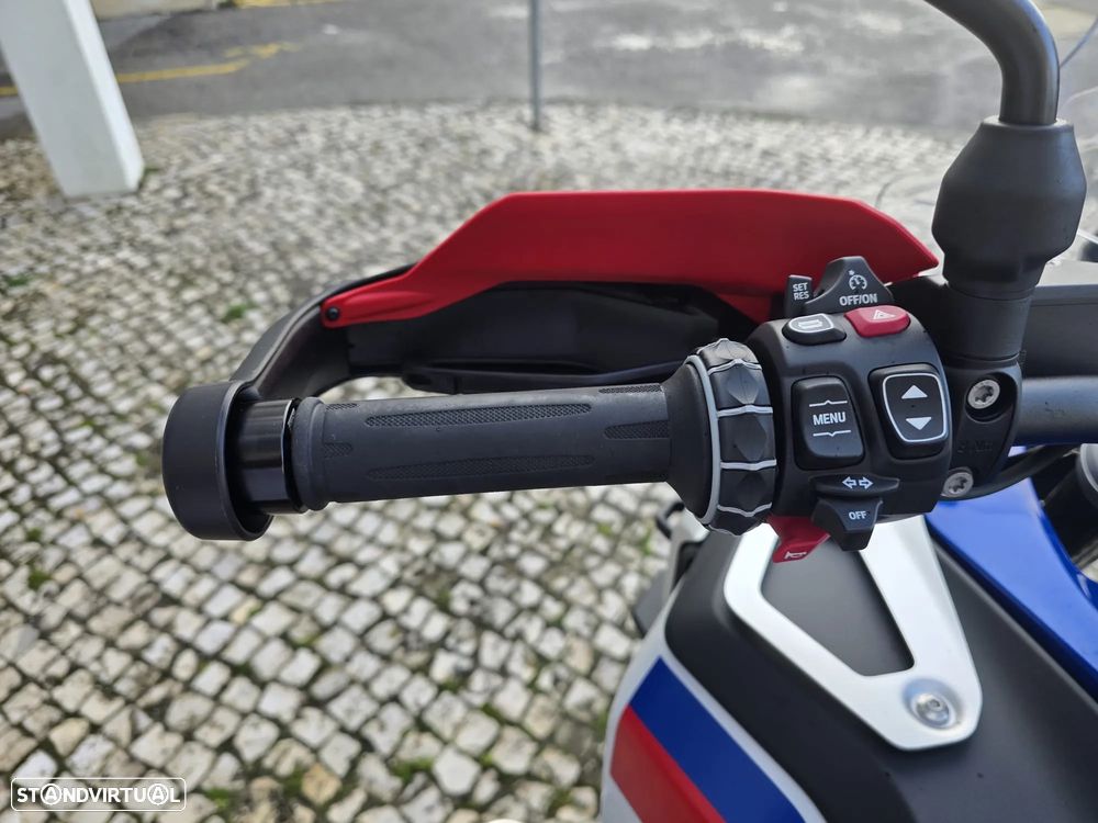 BMW R 1300 GS Adventure Trophy - 4