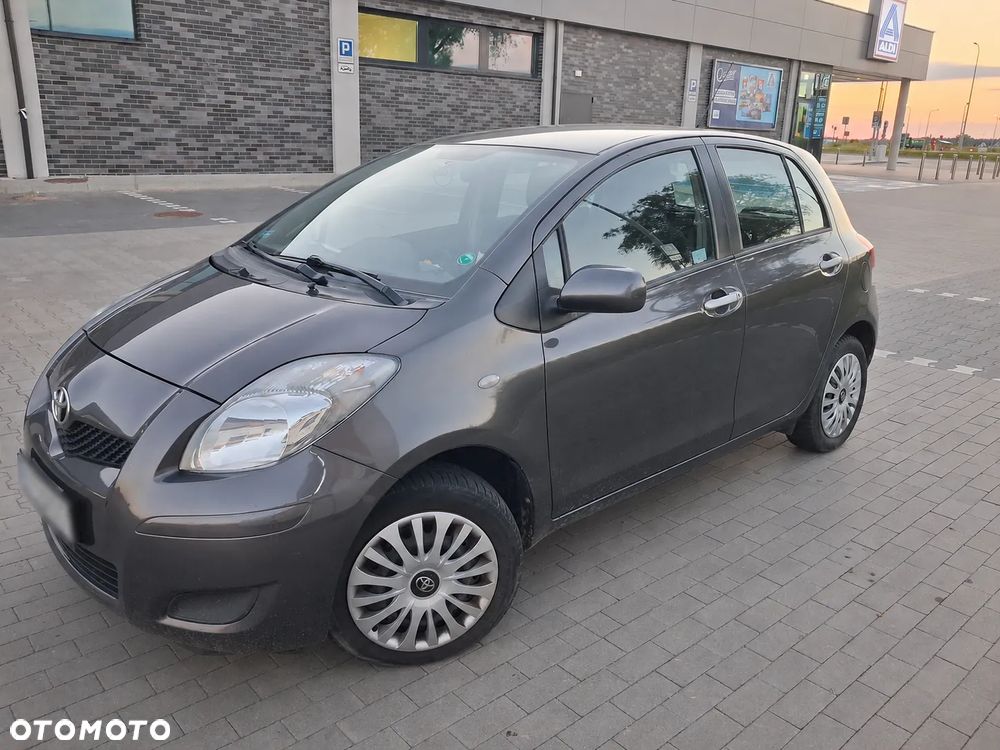 Toyota Yaris - 4