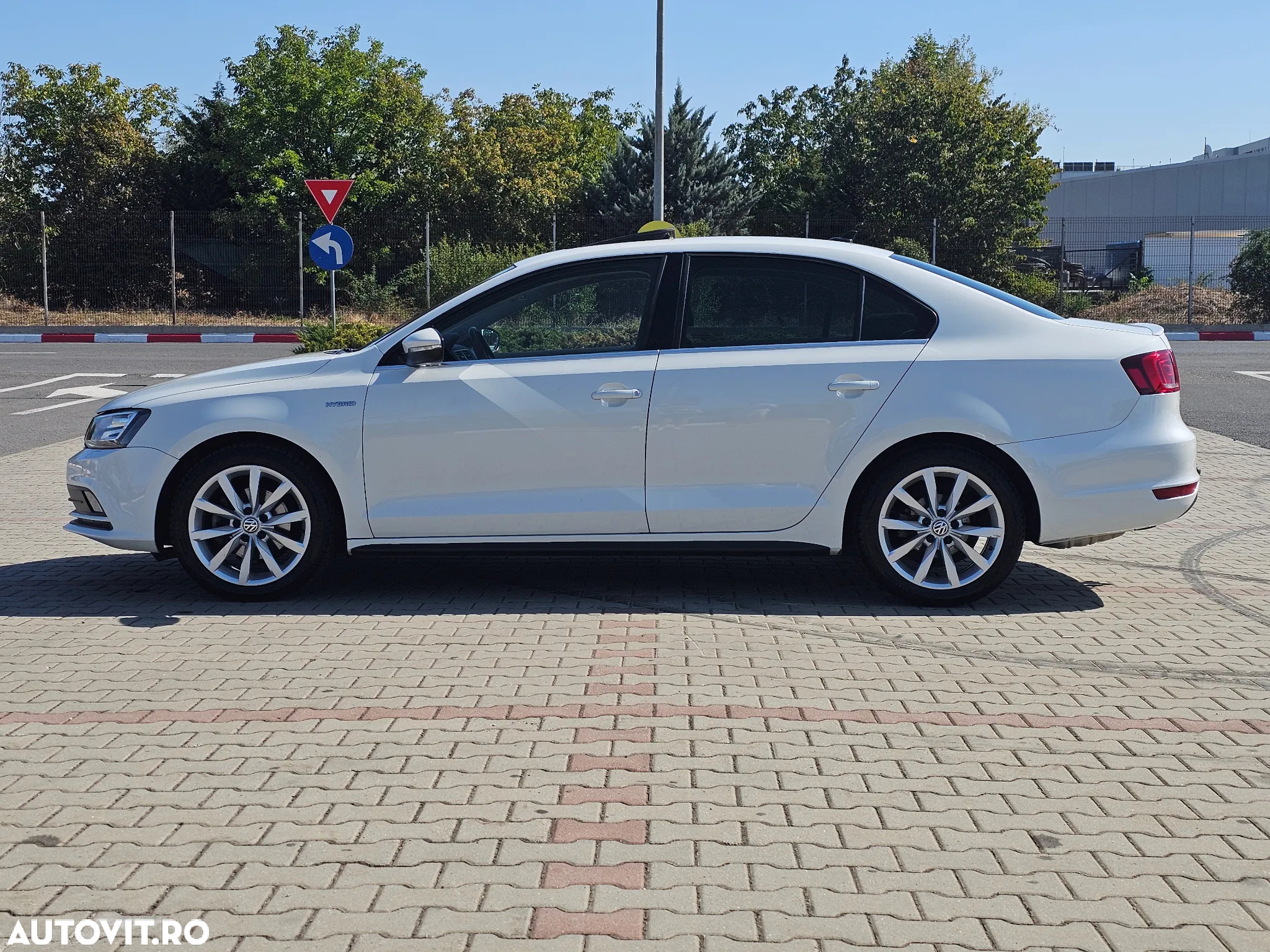Volkswagen Jetta 1.4 Hybrid DSG Highline - 8