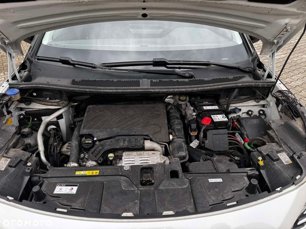 Peugeot 3008 1.2 PureTech Allure Pack S&S EAT8 - 17