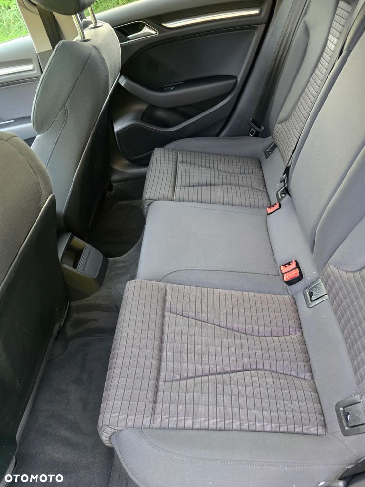 Audi A3 ver-40-tdi-sportback-quattro-s-tronic-sport - 11