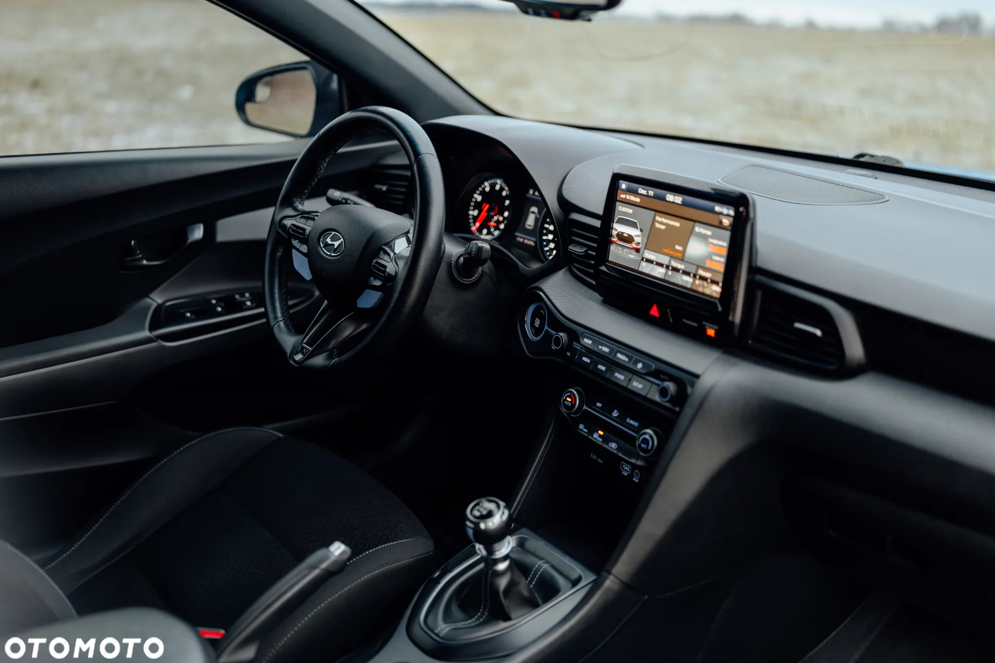 Hyundai Veloster - 16