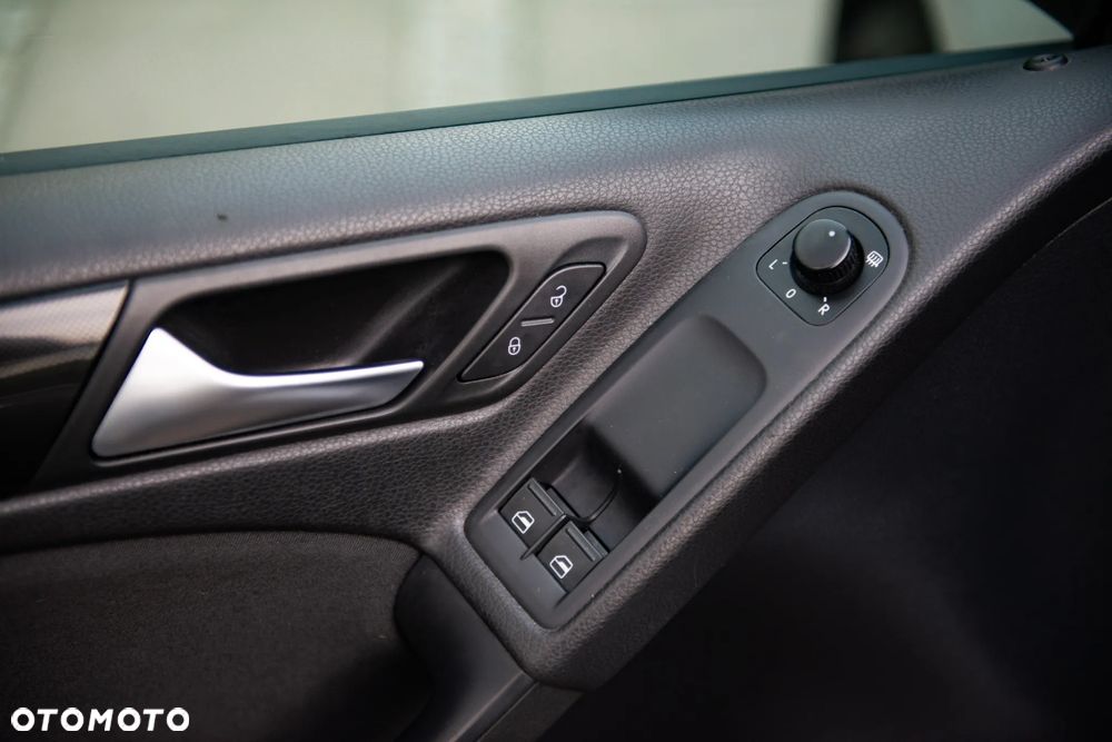 Volkswagen Golf 1.6 TDI BlueMotion Technology DSG Comfortline - 35