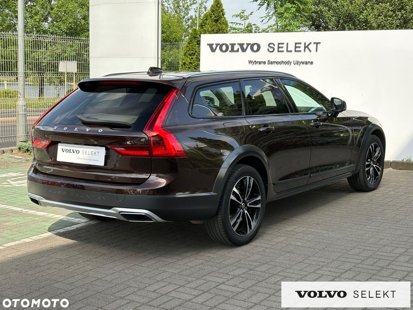 Volvo V90 Cross Country - 9