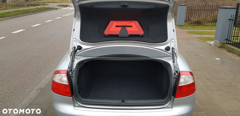 Audi A4 Limousine 1.6 - 13