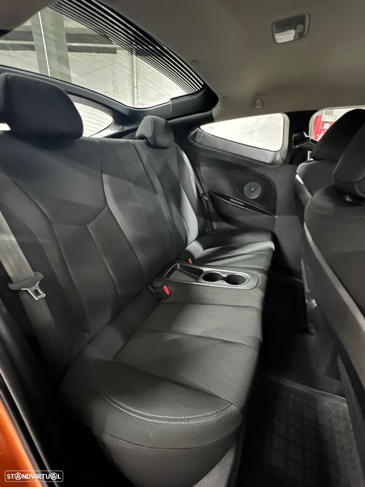 Hyundai Veloster - 9