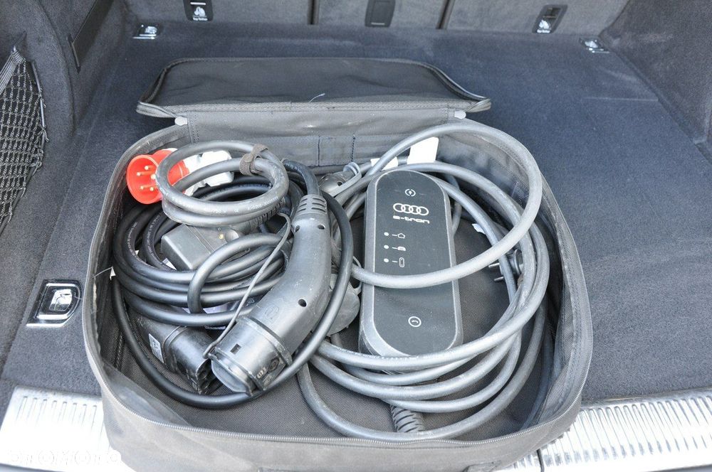 Audi Q5 50 TFSI e Quattro S Line S tronic - 33