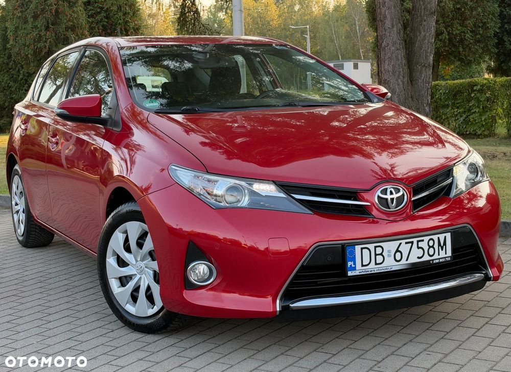 Toyota Auris 1.6 Valvematic Executive - 1