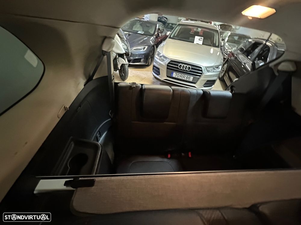 Mitsubishi Outlander 2.2 DI-D Instyle Navi Black Edition - 8