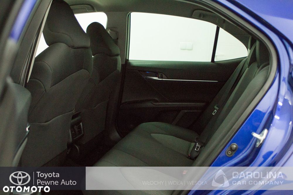Toyota Camry - 12