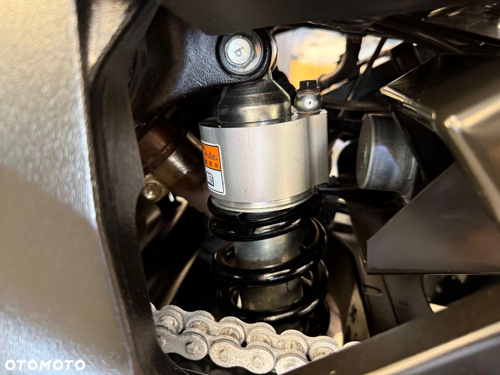 Suzuki V-STROM - 35