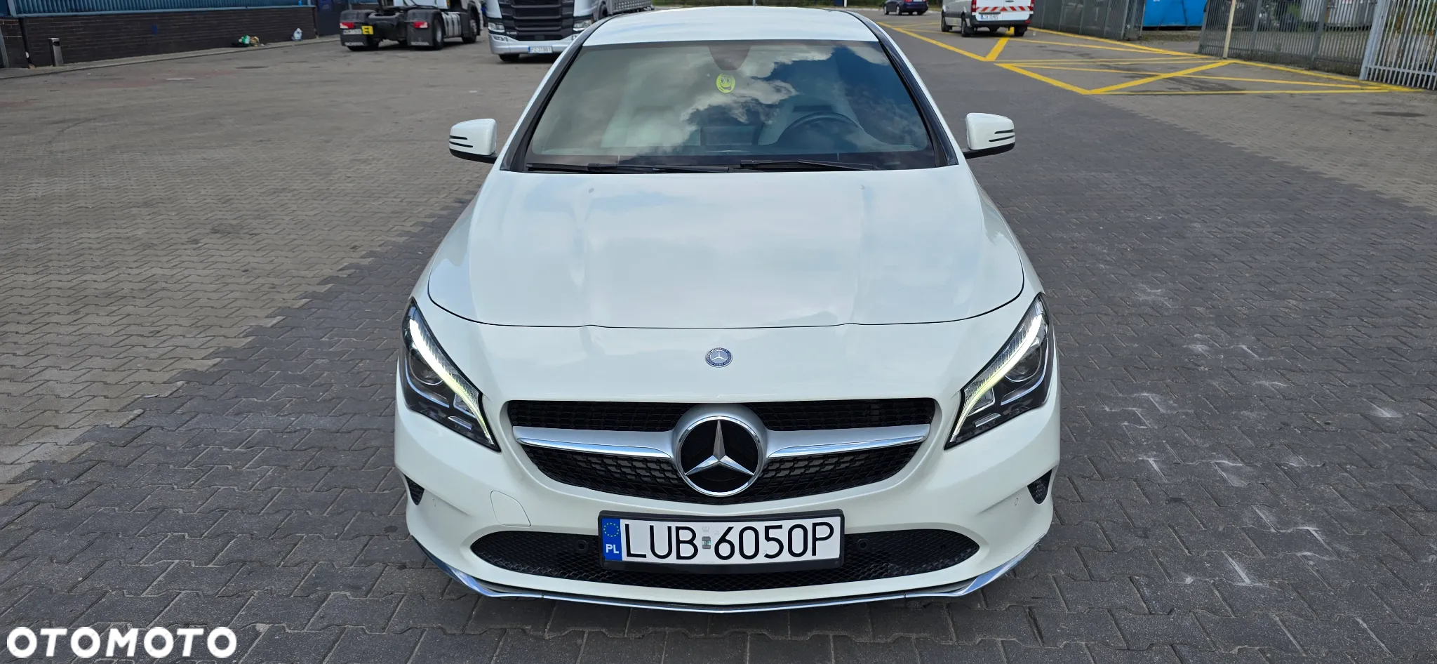 Mercedes-Benz CLA 200 7G-DCT Urban - 15