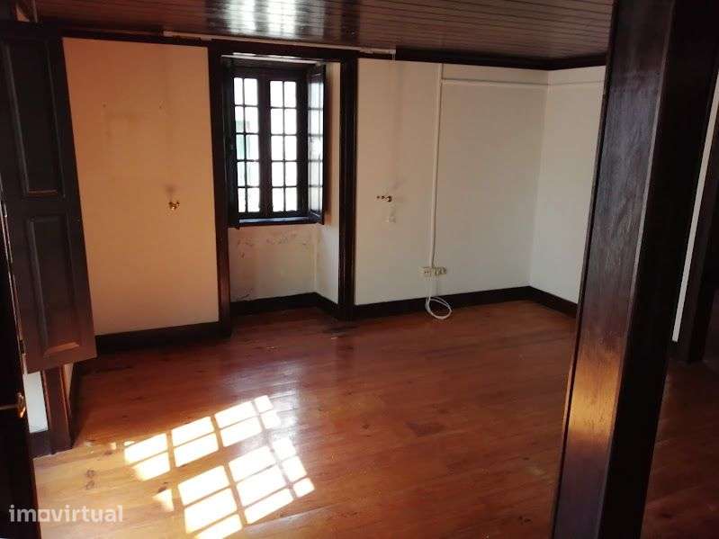 Casa T5 no centro da localidade de Verride - Grande imagem: 5/37