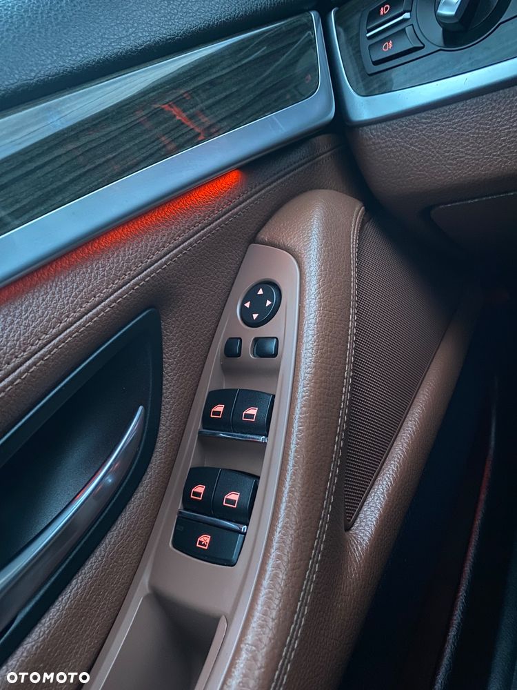 BMW Seria 5 520d Luxury Line - 13