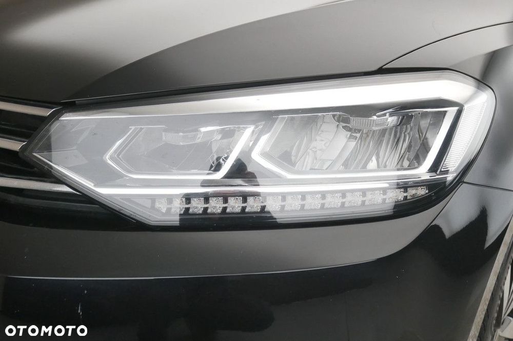 Volkswagen Touran - 13