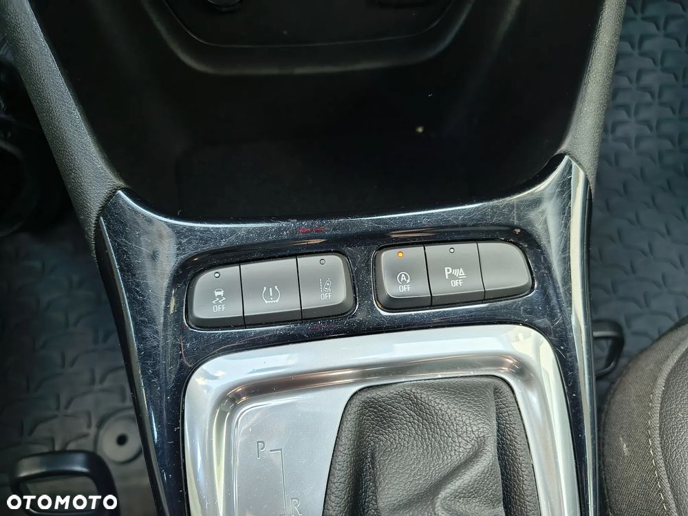 Opel Crossland X - 18