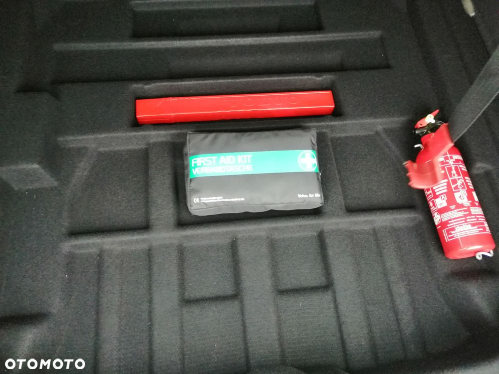 Volvo V60 T3 Drive-E Dynamic Edition (Kinetic) - 25