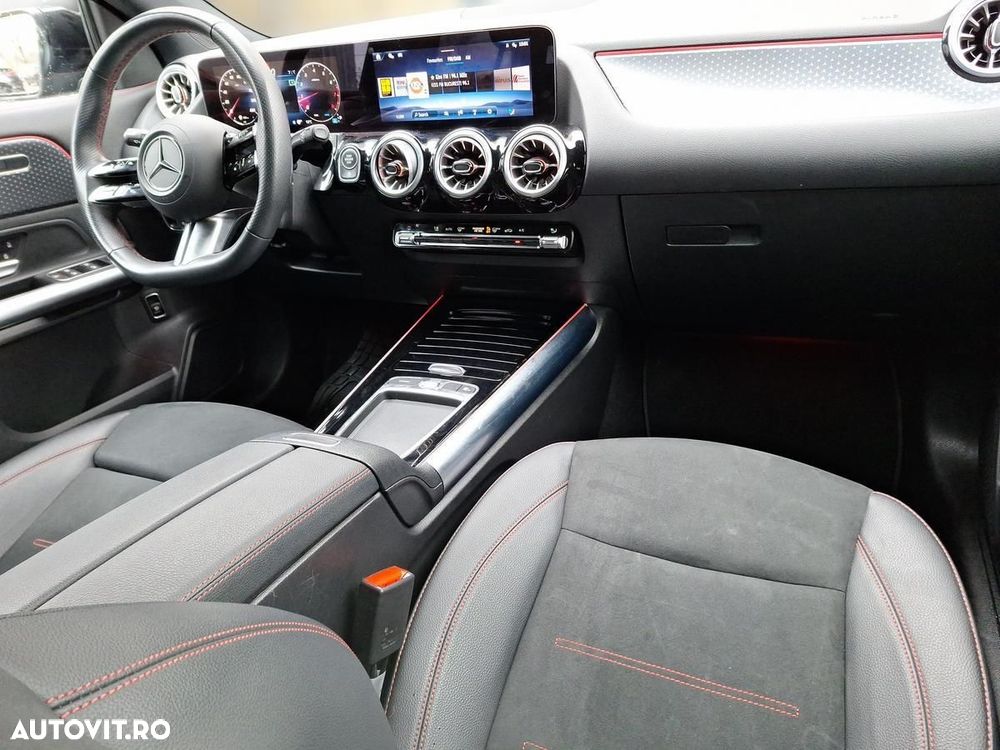 Mercedes-Benz GLA - 13