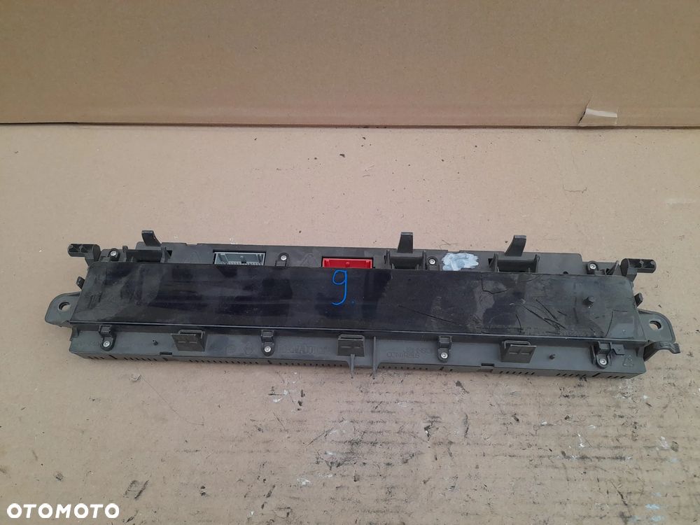 LICZNIK WYŚWIETLACZ RENAULT SCENIC II nr P8200461294H - 1