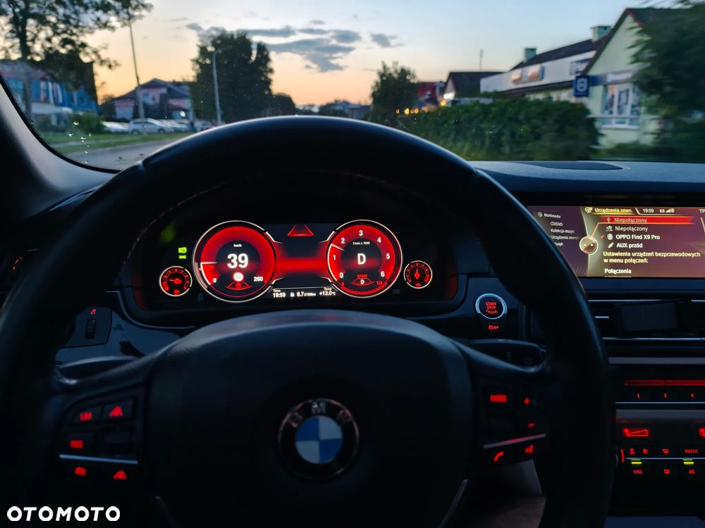 BMW Seria 5 525d xDrive Luxury Line - 18