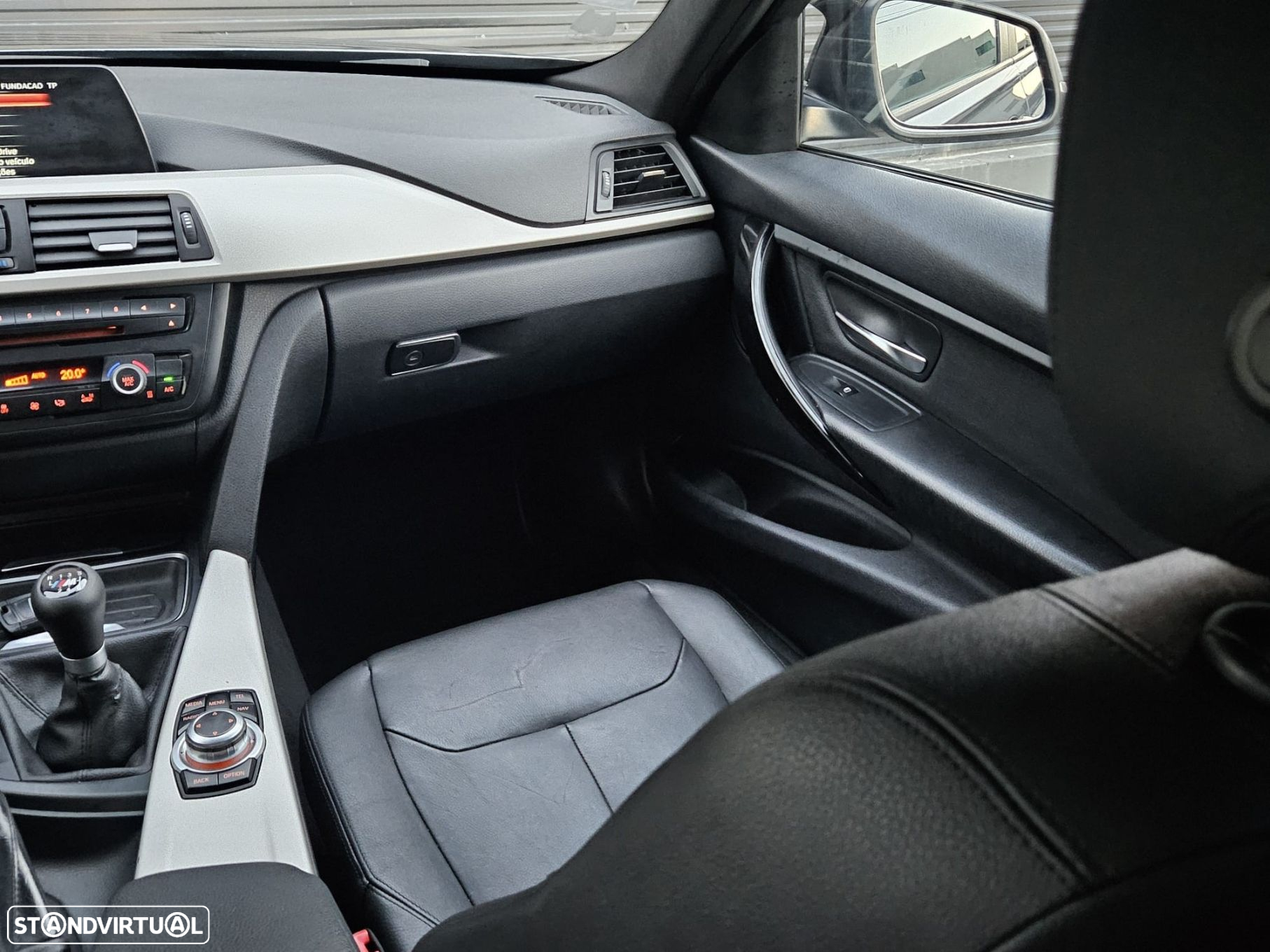 BMW 320 d Touring xDrive - 21