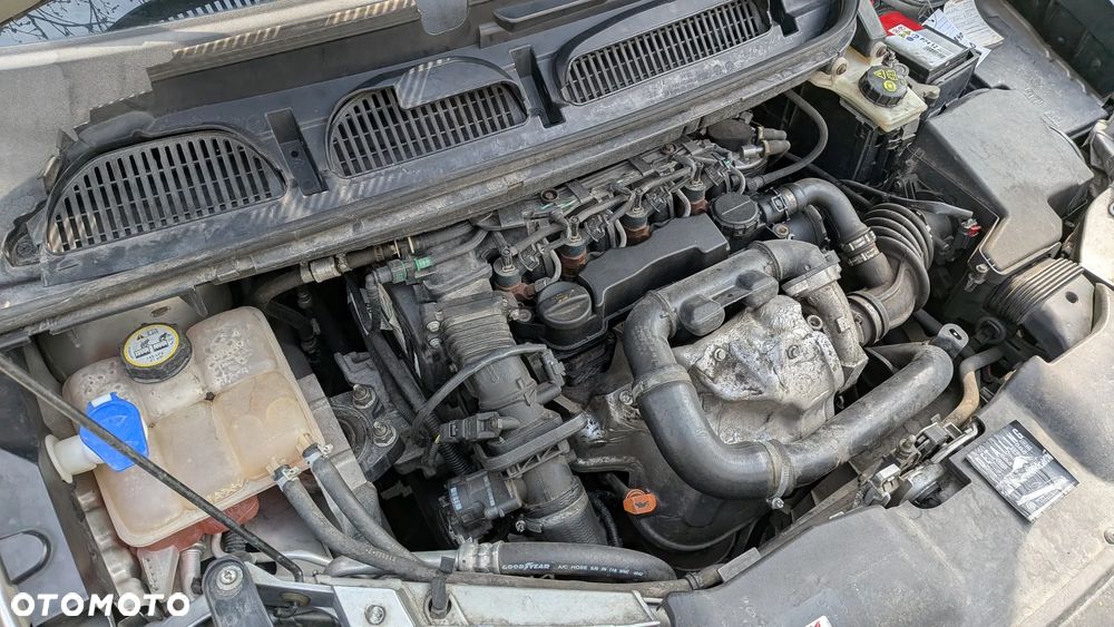 Ford C-MAX 1.6 TDCi Ambiente - 16