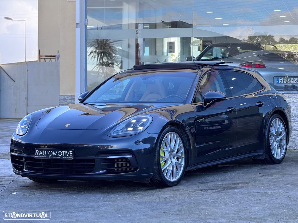 Porsche Panamera Sport Turismo - 1