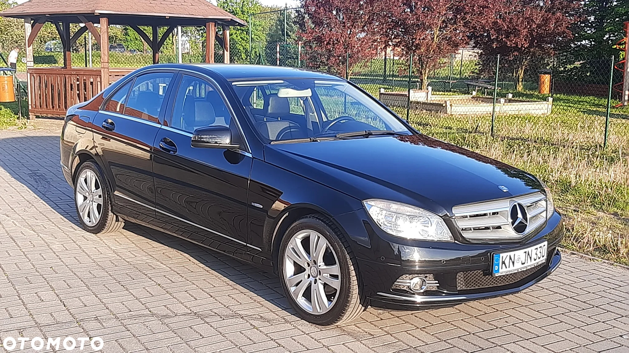 Mercedes-Benz Klasa C 180 CGI BlueEff Avantgarde - 9