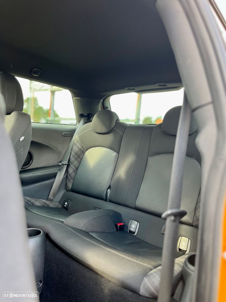 MINI 3 Portas Cooper D - 11