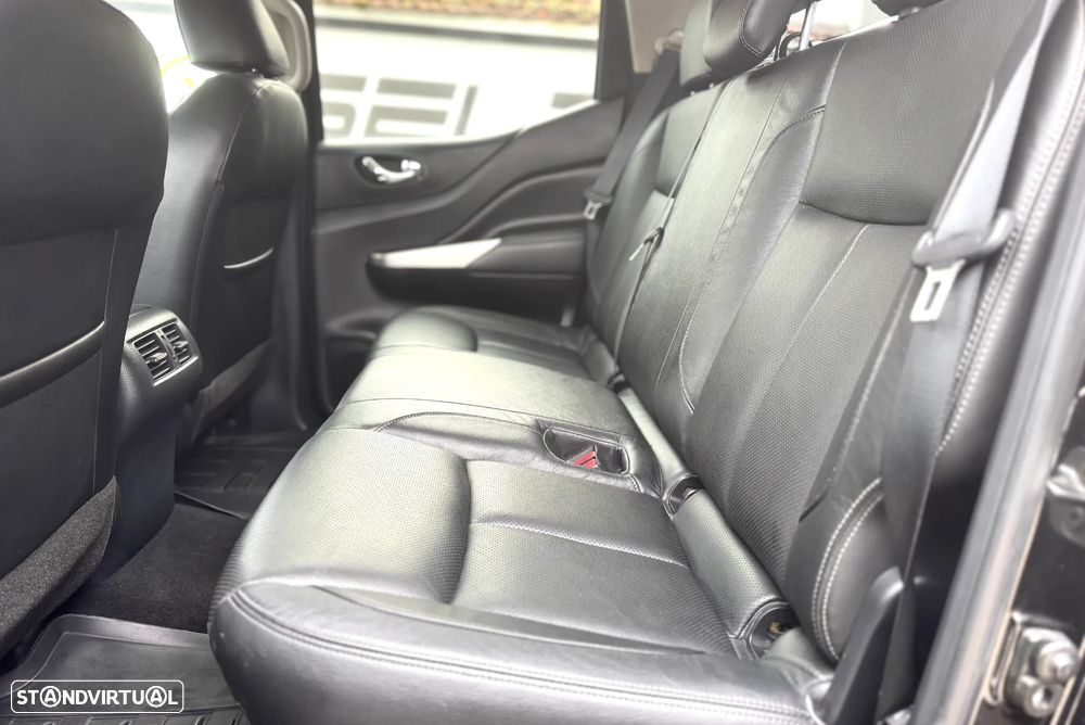 Nissan Navara 2.3 dCi CD 4WD Tekna Auto - 29