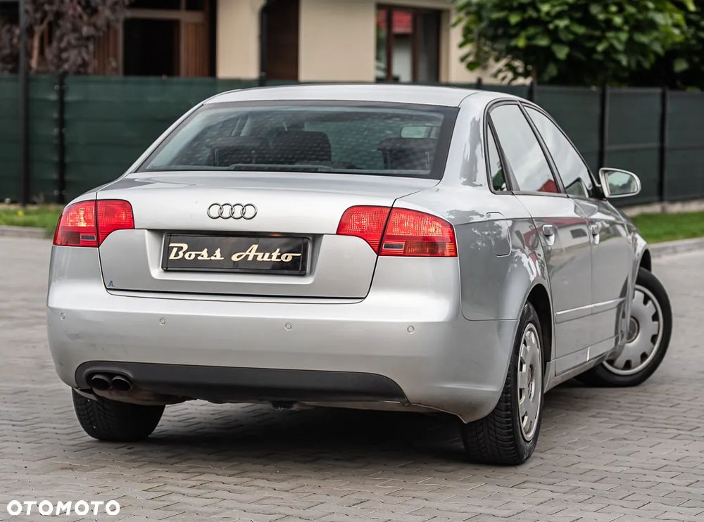 Audi A4 Limousine - 12