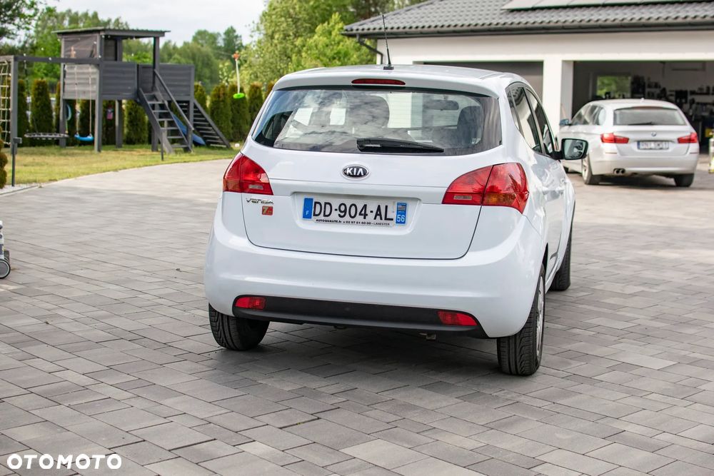 Kia Venga - 17
