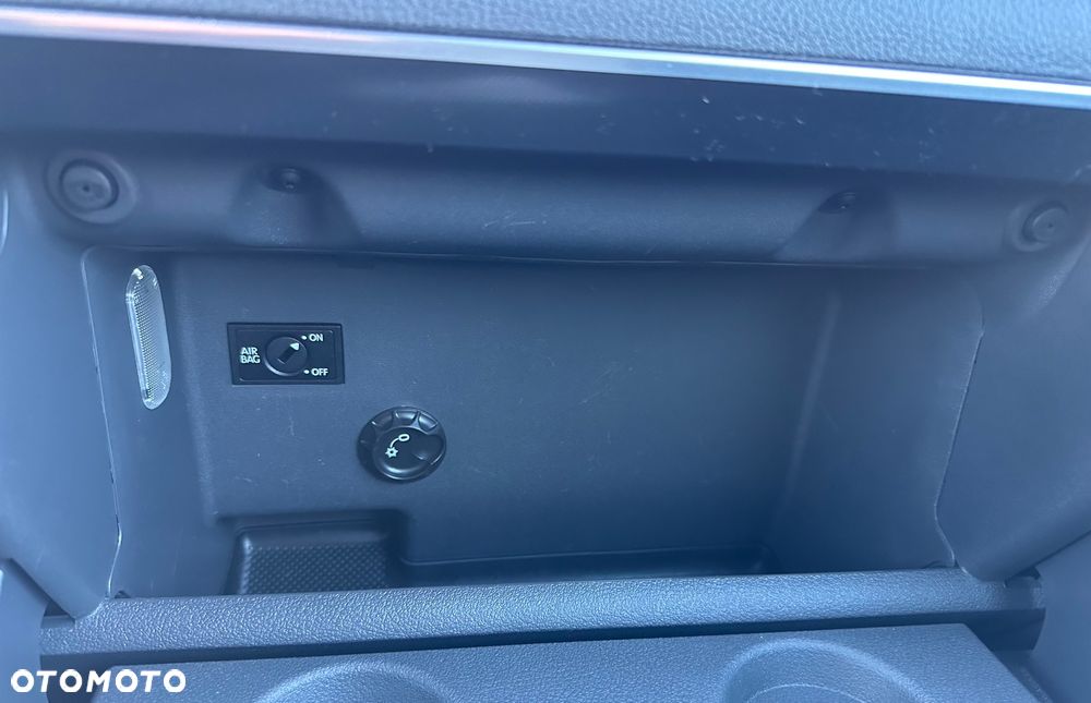 Volkswagen Touran 2.0 TDI DPF DSG Highline - 21