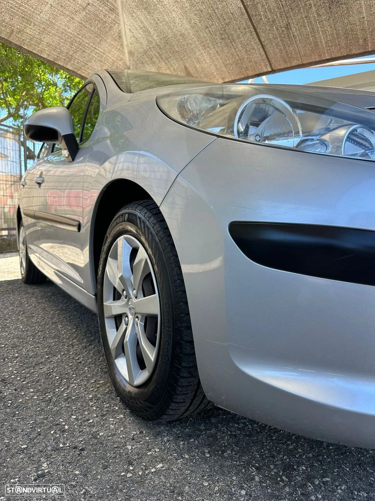 Peugeot 207 1.4 16V Trendy - 10