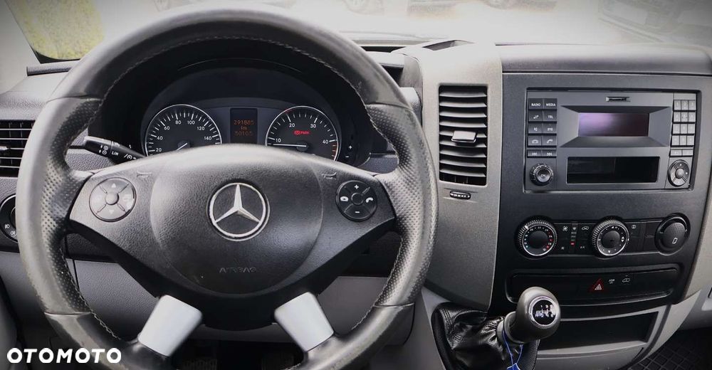 Mercedes-Benz Sprinter - 14