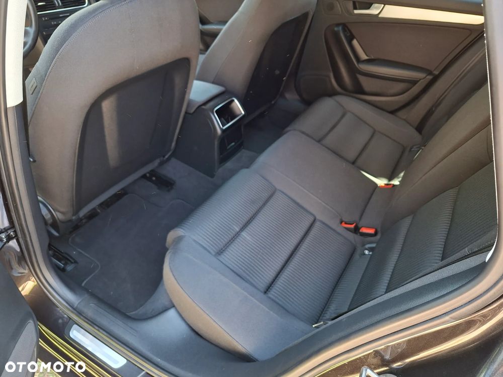 Audi A4 Avant 2.0 TDI DPF Ambiente - 14