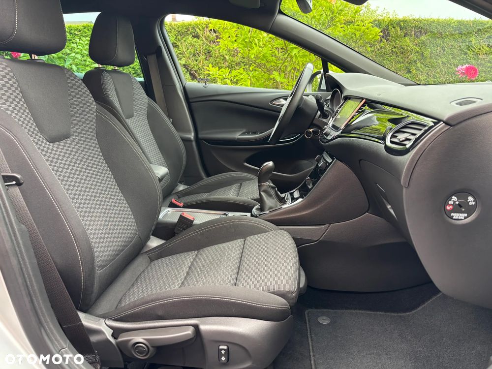 Opel Astra 1.4 Turbo Innovation - 17