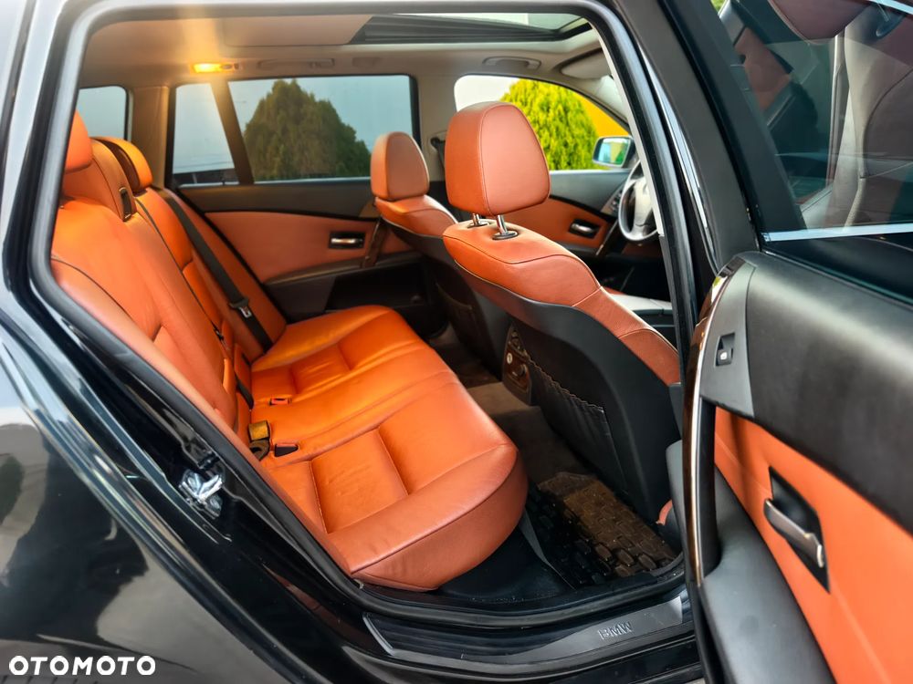 BMW Seria 5 525i Touring - 19